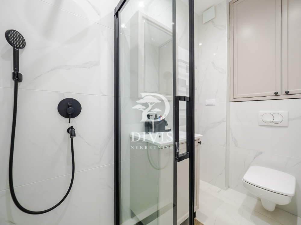 Slika 1 - Milana Rakića, Četvorosoban stan na prodaju, 130m2, 470.000€